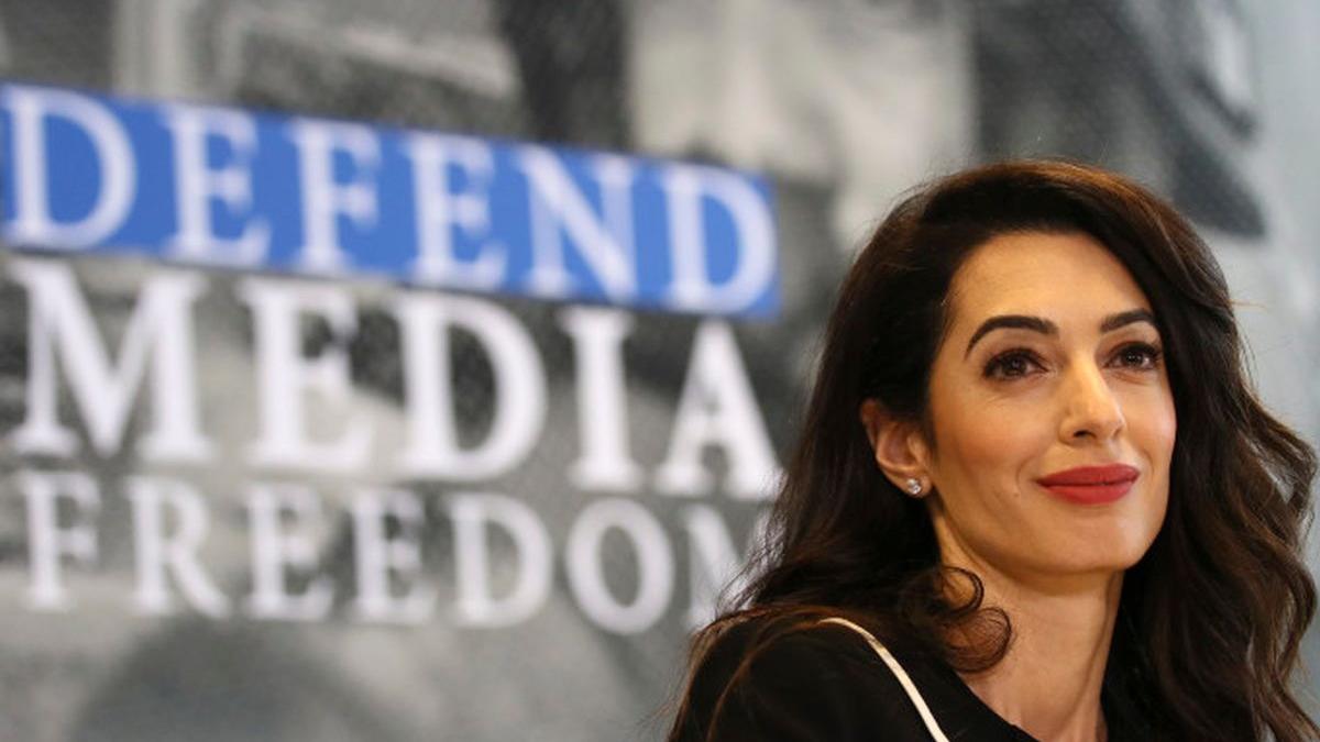 sotia lui george clooney primeste un job oficial in guvernul britanic