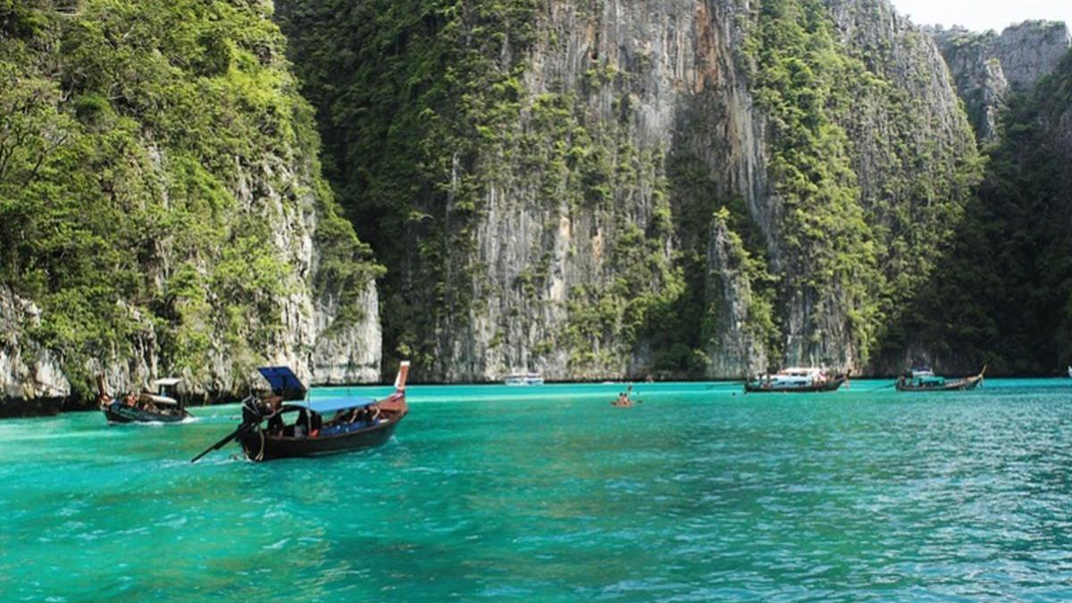 pedeapsa cu moartea pentru turistii care isi fac selfie pe o plaja din thailanda