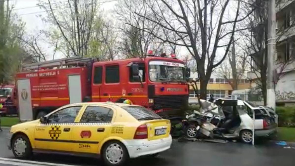 o autospeciala de pompieri implicata intr un accident rutier in bucuresti
