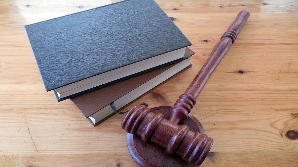 o tanara care a fost abuzata sexual in copilarie a fost arestata pentru viol