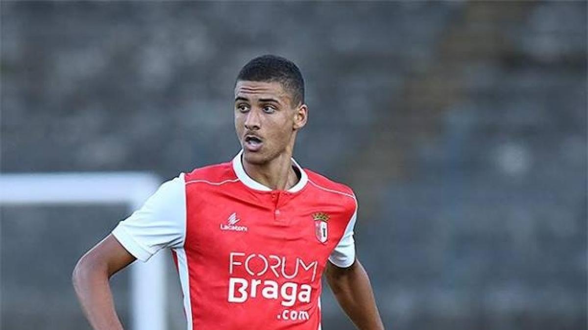 veste cumplita pentru un tanar fotbalist chiar inainte de inceperea meciului si a pierdut mama iar