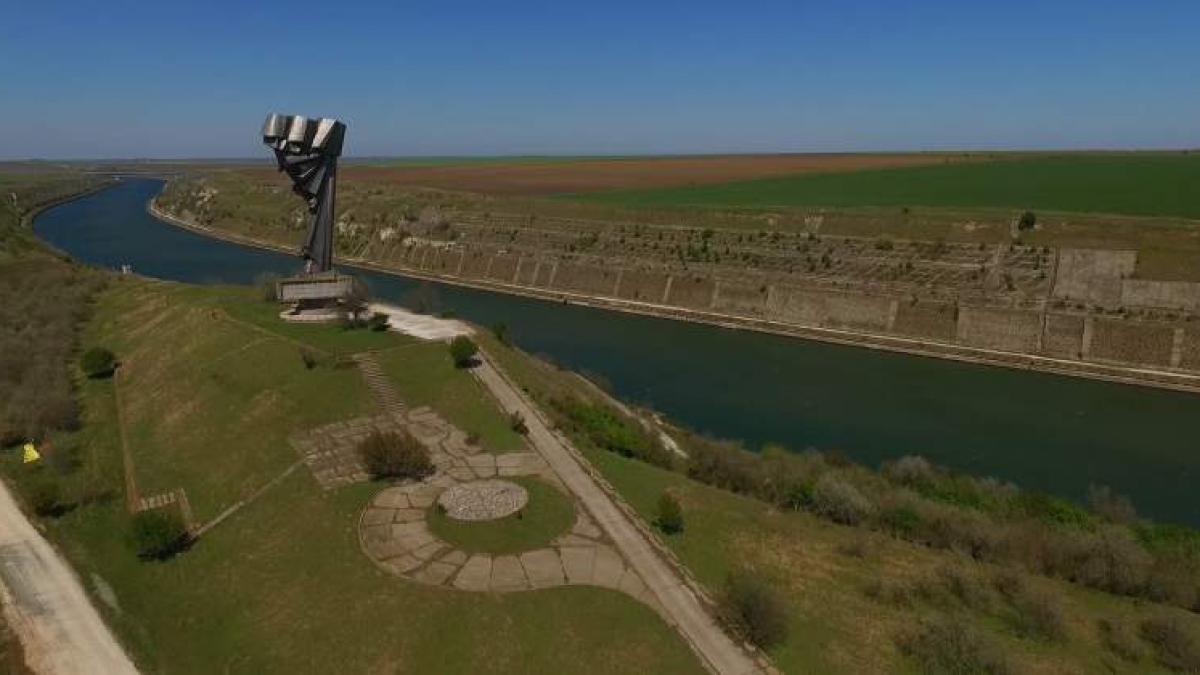 cum a fost furata statuia libertatii din romania au furat amintirea a 4 000 de morti