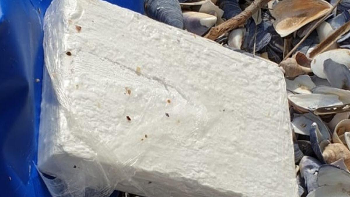 pachetele cu droguri au ajuns si in bulgaria 170 kg de cocaina gasite plutind pe marea neagra