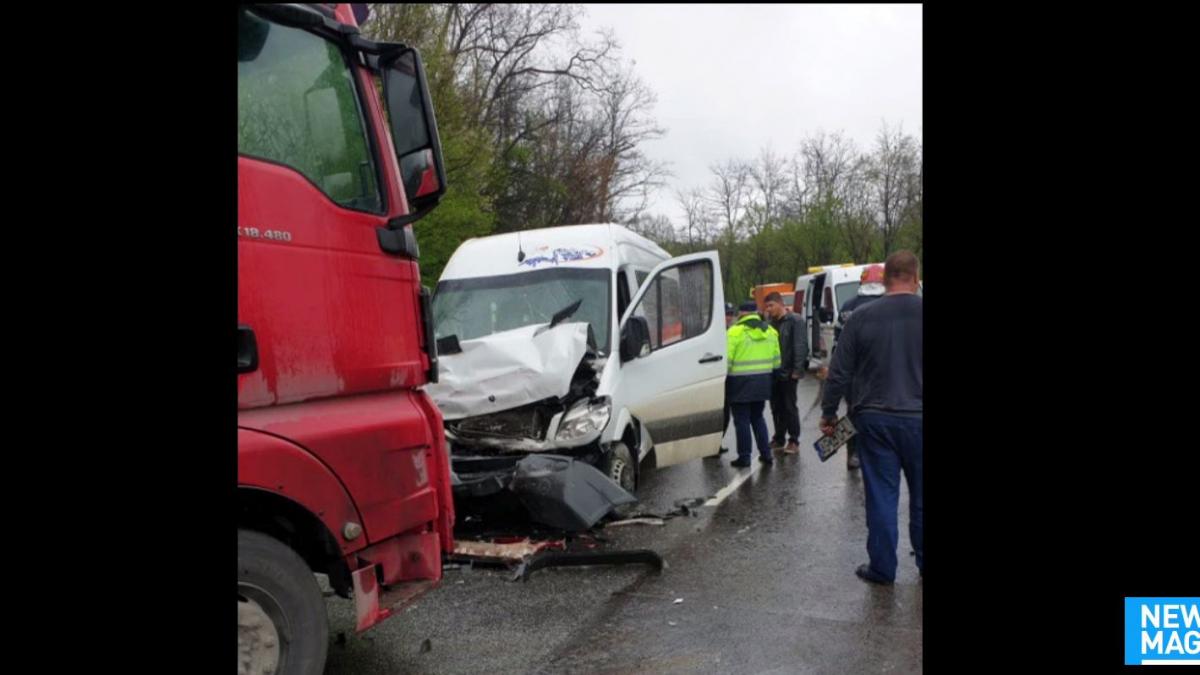 microbuz care ducea mai multi elevi in excursie implicat intr un accident la slatina soferul a