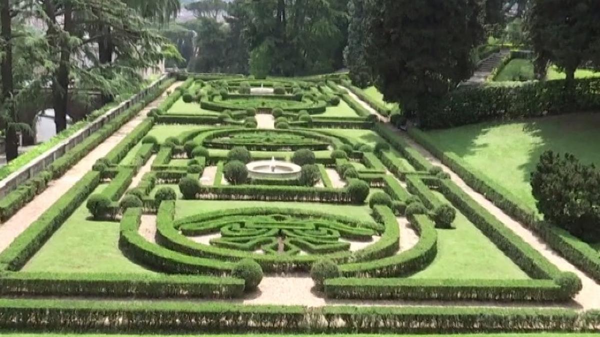 voi cu voicu imagini exclusive din gradinile vaticanului