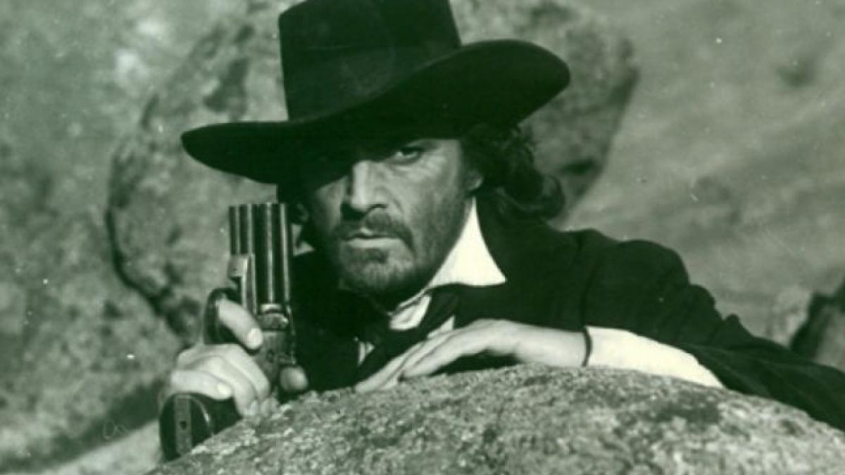 cum a ajuns florin piersic in vizorul securitatii o femeie deosebit de frumoasa a fost de vina