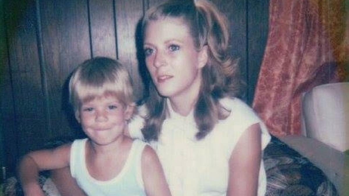 a oprit sa schimbe un cauciuc spart cand a fost atacata de o banda a trait momente de cosmar in