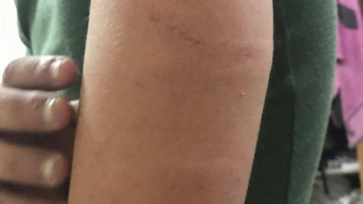 elev de 17 ani batut crunt cu coada de la mop de supraveghetoarea caminului unde era cazat