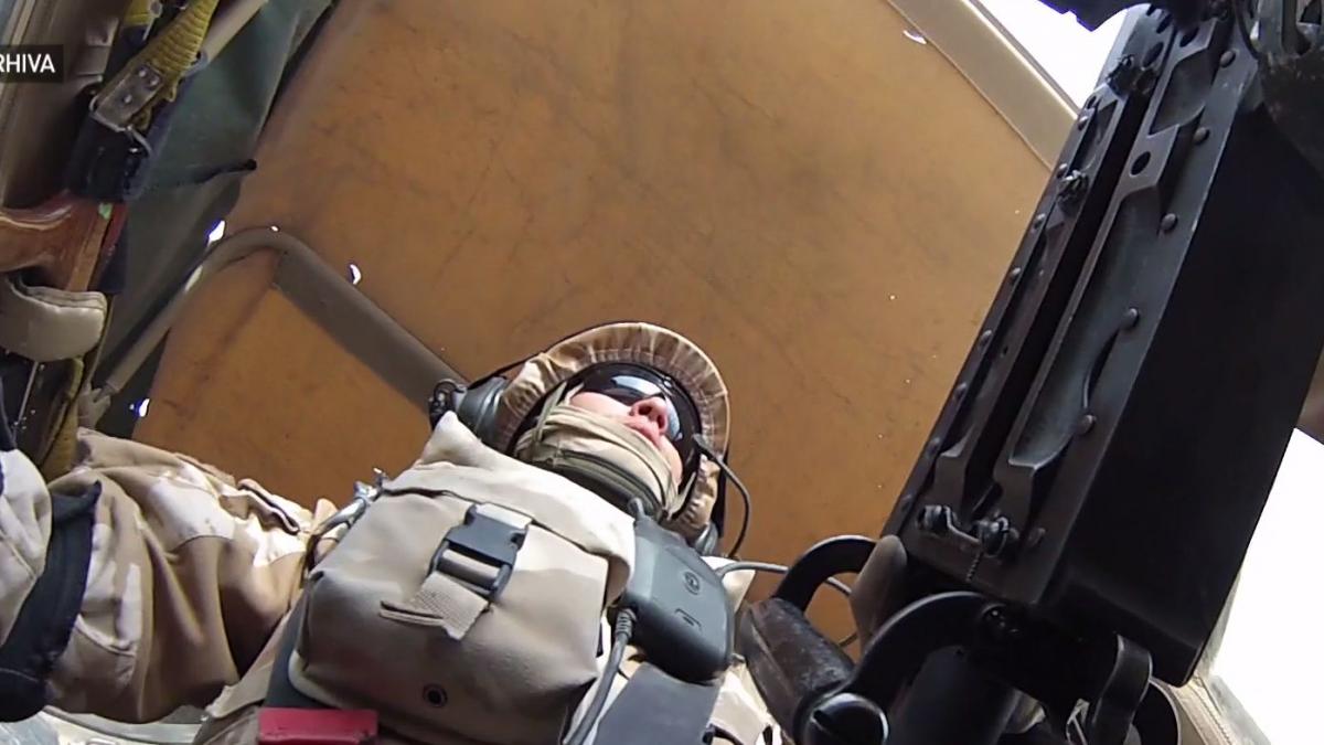 doi dintre cei patru militari romani raniti in afganistan transferati la un spital din germania