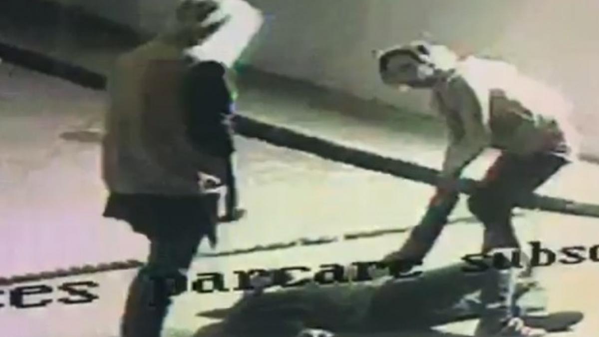 jaf ca n filme in parcarea unui mall trei tineri deghizati in femei au electrocutat victima si i au