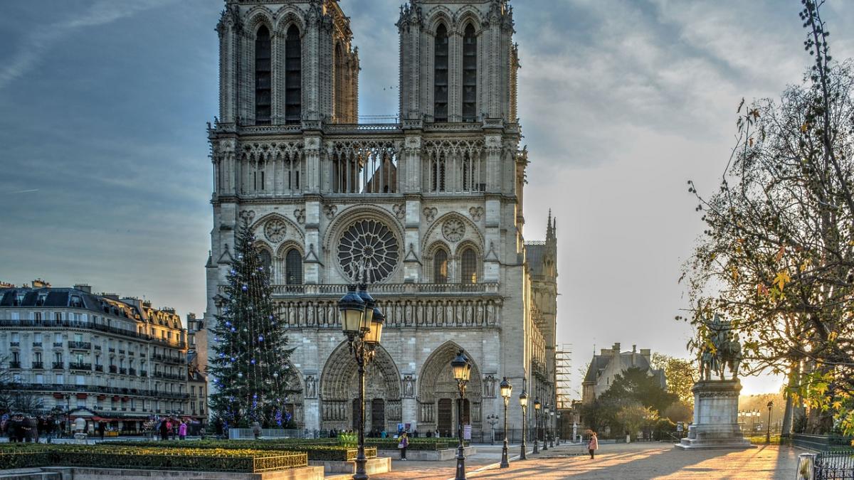 notre dame donatii pentru refacerea catedrelei depasesc 600 de milioane de euro