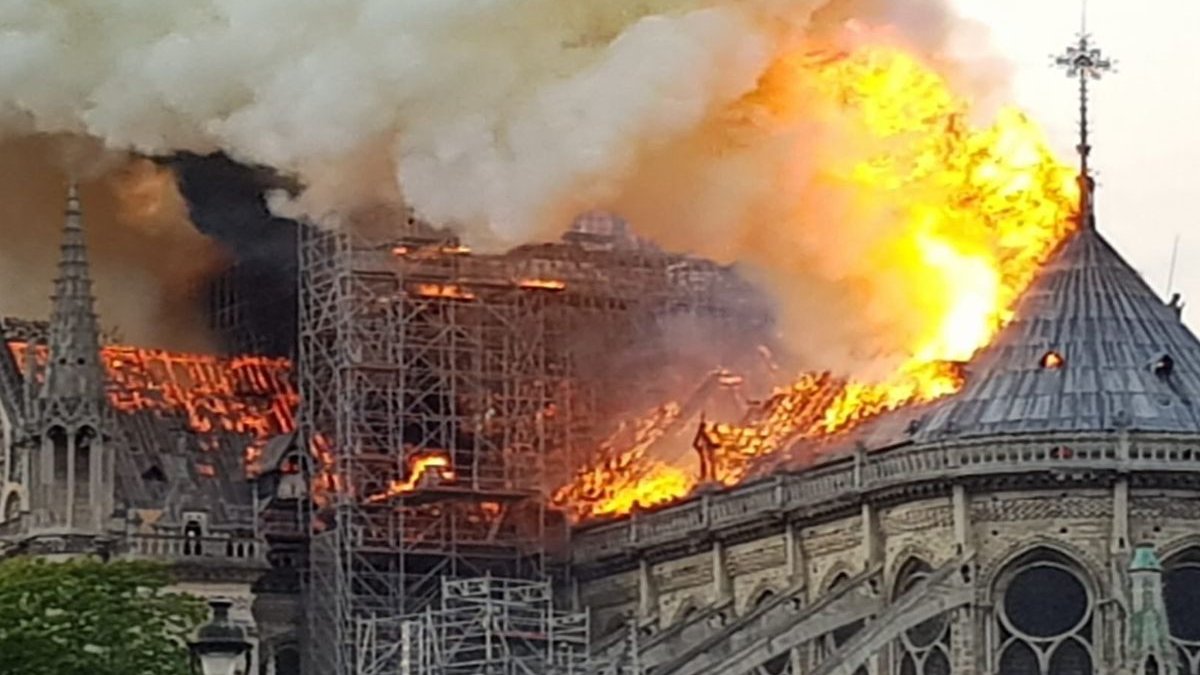 Reacția fanaticilor din ISIS după incendiul de la Notre-Dame: „A ...
