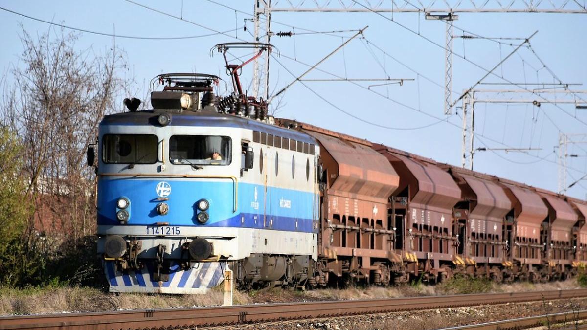 baiat electrocutat in gara buzau dupa un selfie pe vagonul de tren a fost solicitat un elicopter