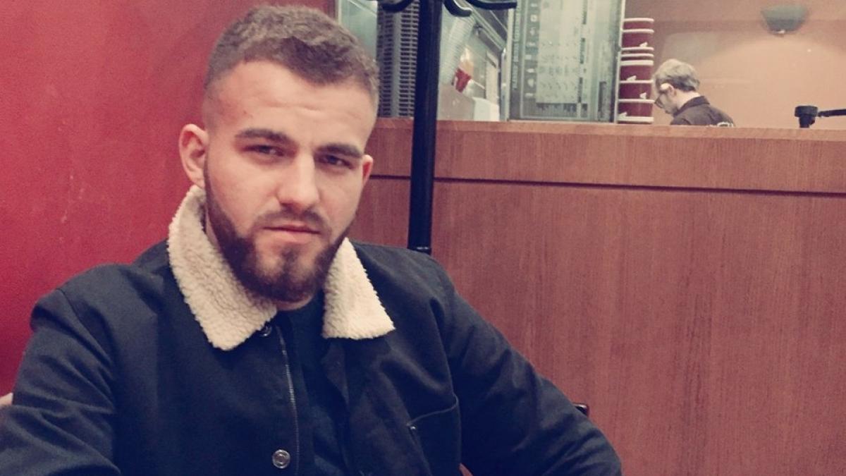 cristian lucreaza in anglia la o firma de curierat era blocat in trafic de o ora din cauza unui