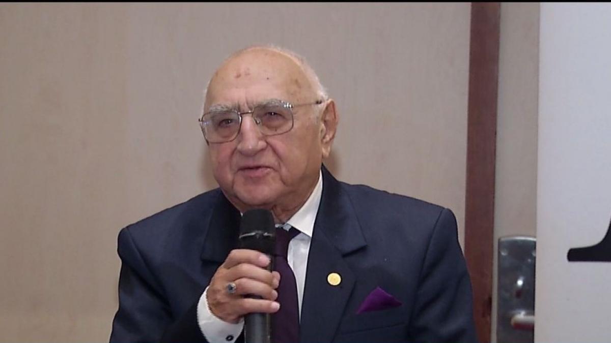 dinu sararu a lansat un volum de memorii