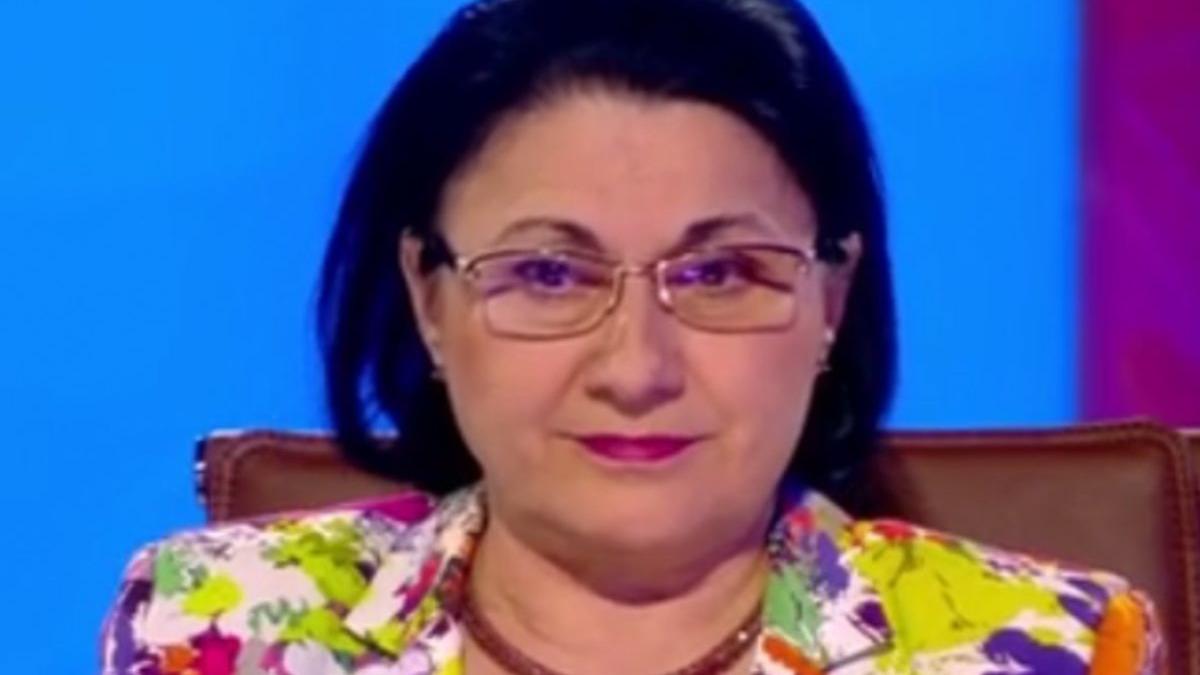 ministrul educatiei despre cazul elevei care a fost tunsa in clasa exista reguli ca profesoara sa
