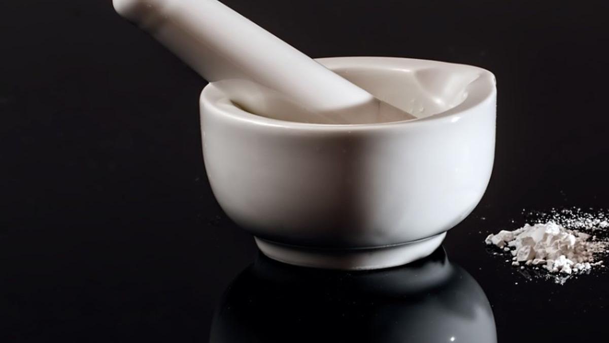 un profesor de chimie este acuzat ca si a invatat elevii sa produca ecstasy