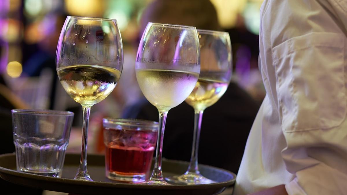 un roman a cerut o cola ca sa faca sprit cu un vin de 22 430 de lei e incredibil cum a reactionat