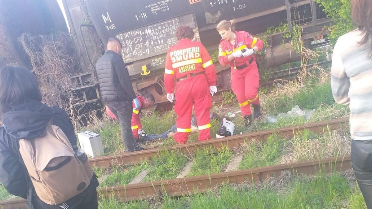 selfie mortal o tanara de 22 de ani a murit in bucuresti electrocutata pe un vagon de tren