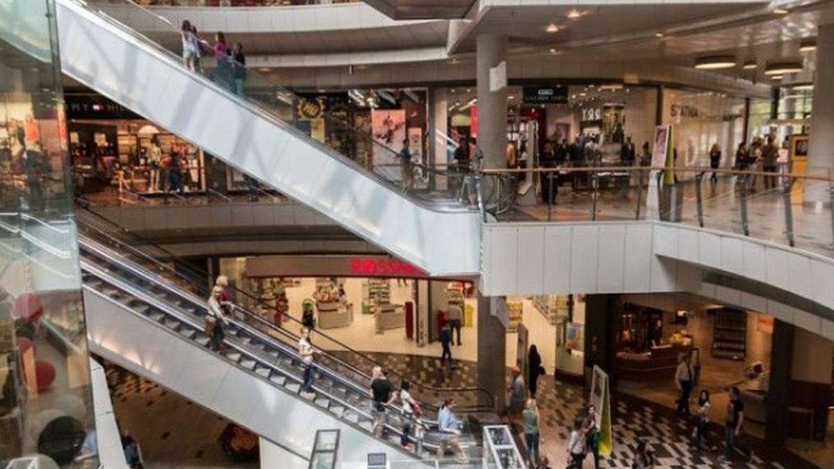 perchezitii la unirea shopping center una dintre proprietatile familiei adamescu