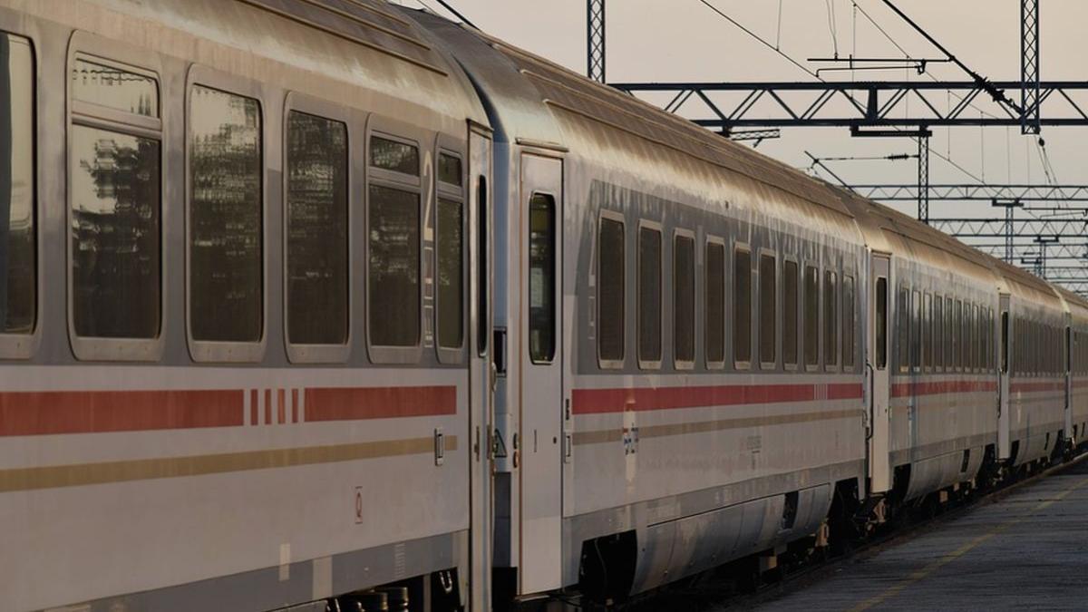 avertismentul cfr dupa ce 15 oameni au murit electrocutati pe calea ferata selfie ul pe tren ucide