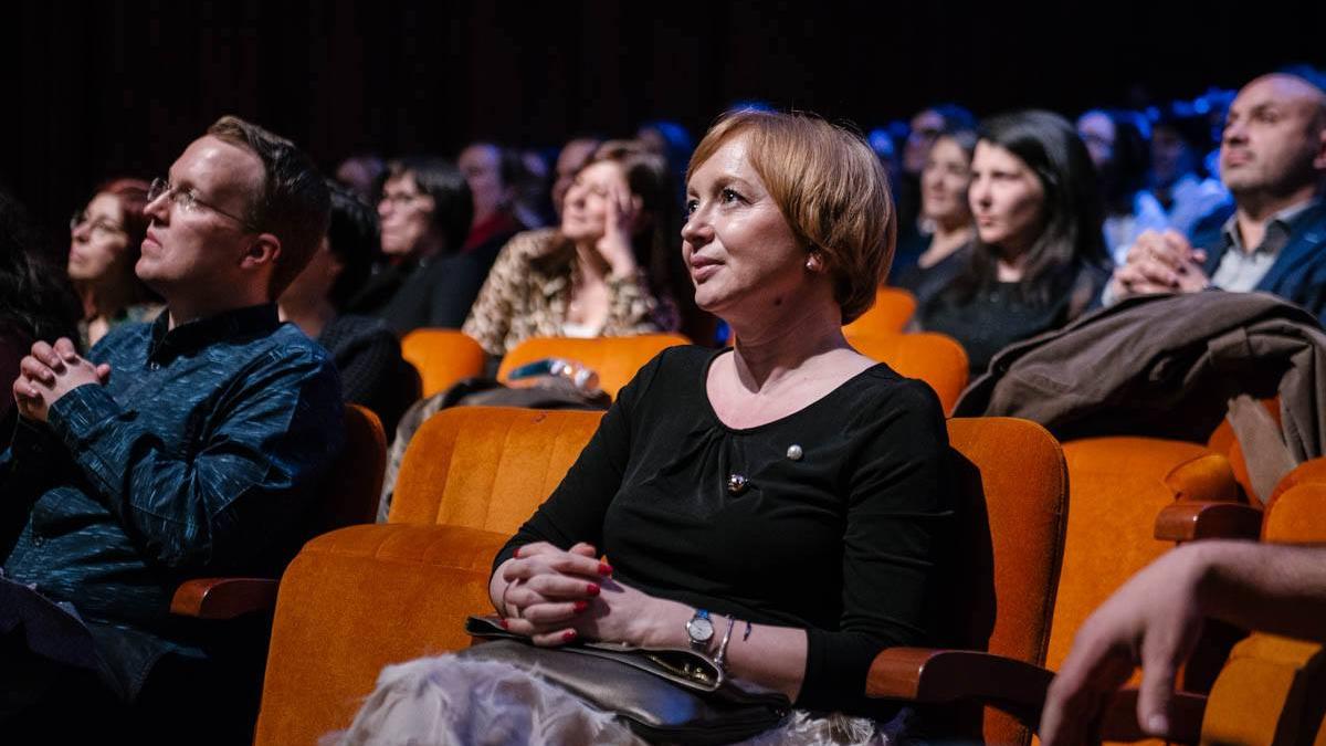 ofiterul de politie care a amenintat o pe jurnalista emilia sercan plasat sub control judiciar