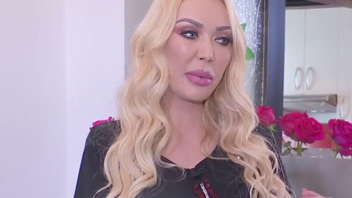 o vedeta din romania impodobeste pomul de paste