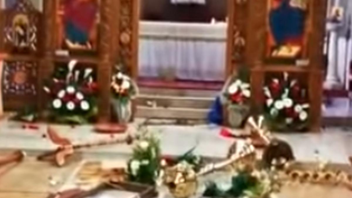 doi romani s au imbatat in noaptea de paste si au devastat o biserica in italia video