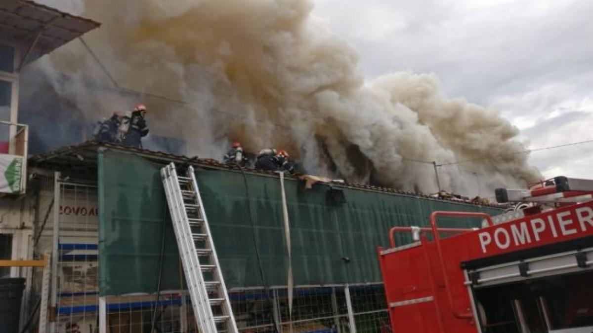 incendiu la un depozit din zona industriala a orasului tulcea