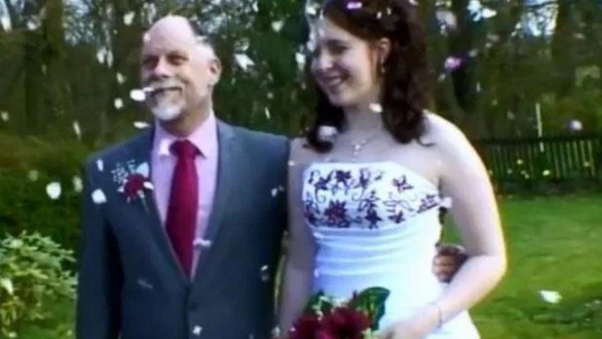 la prima vedere ar putea sa para un cuplu normal insa toti sunt socati atunci cand afla ce secret