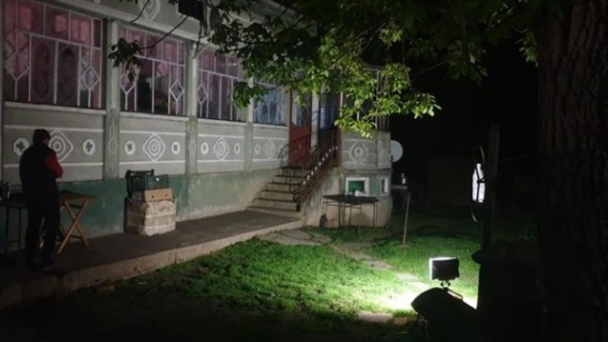 la un pas de tragedie tatal si a injunghiat fiul in a doua zi de pasti