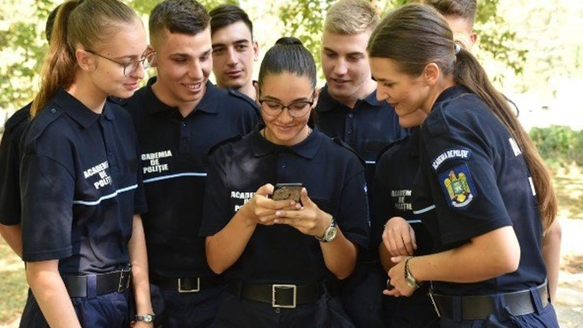 Anunțul Mai Despre Locurile Disponibile La Academia De Poliție și