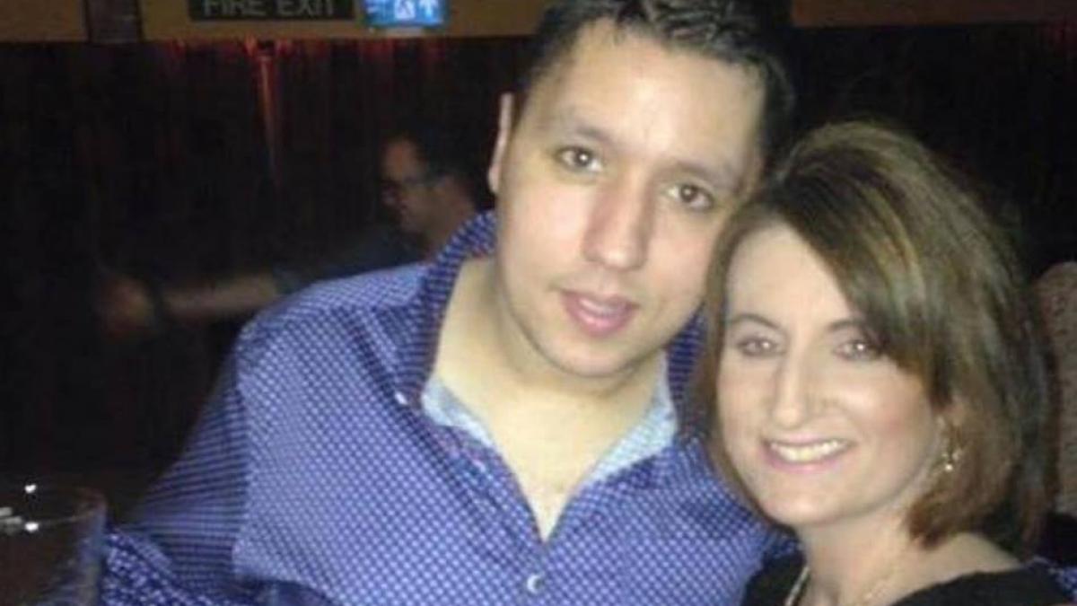 si au pierdut mama in urma cu cativa ani fara sa le spuna secretul ei intr o zi cineva le a batut