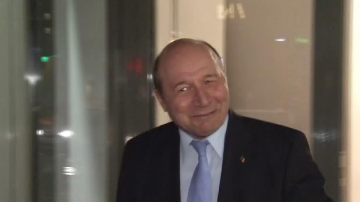 traian basescu prima reactie dupa acuzatiile ca a turnat la securitate sub numele petrov