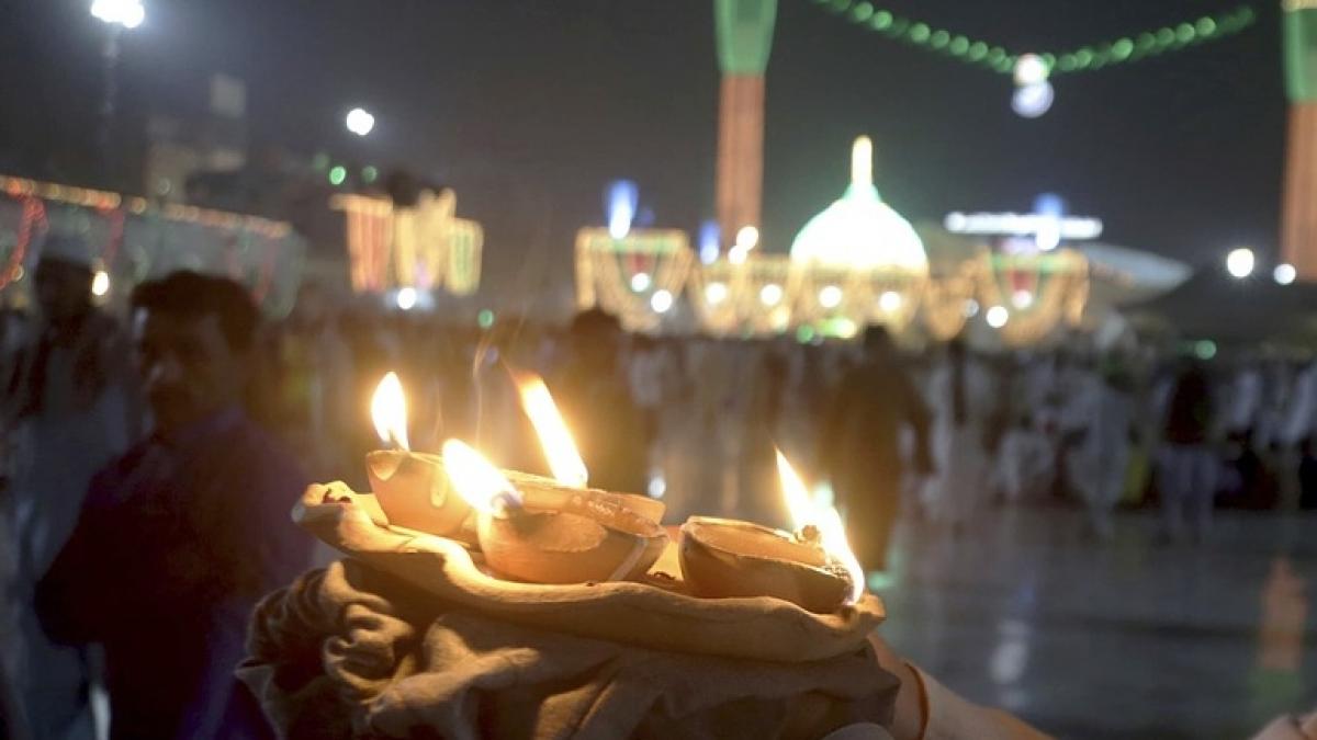 atac armat in pakistan intr un hotel de lux