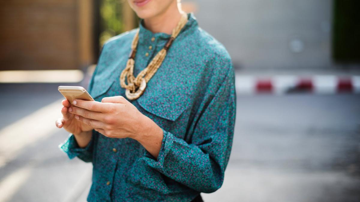 a crescut la orfelinat dar a vrut tot timpul sa isi gaseasca mama biologica nu a renuntat niciodata