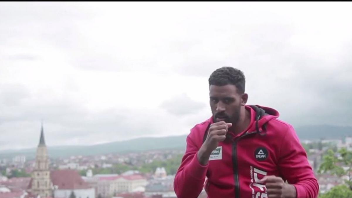 eroul zilei benny singurul roman campion pe ringul de kickboxing