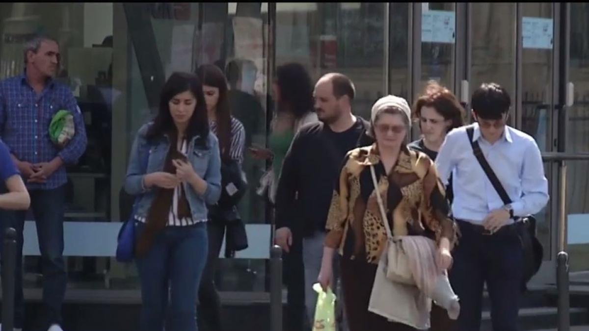 romania dezbinata de mesajele politice