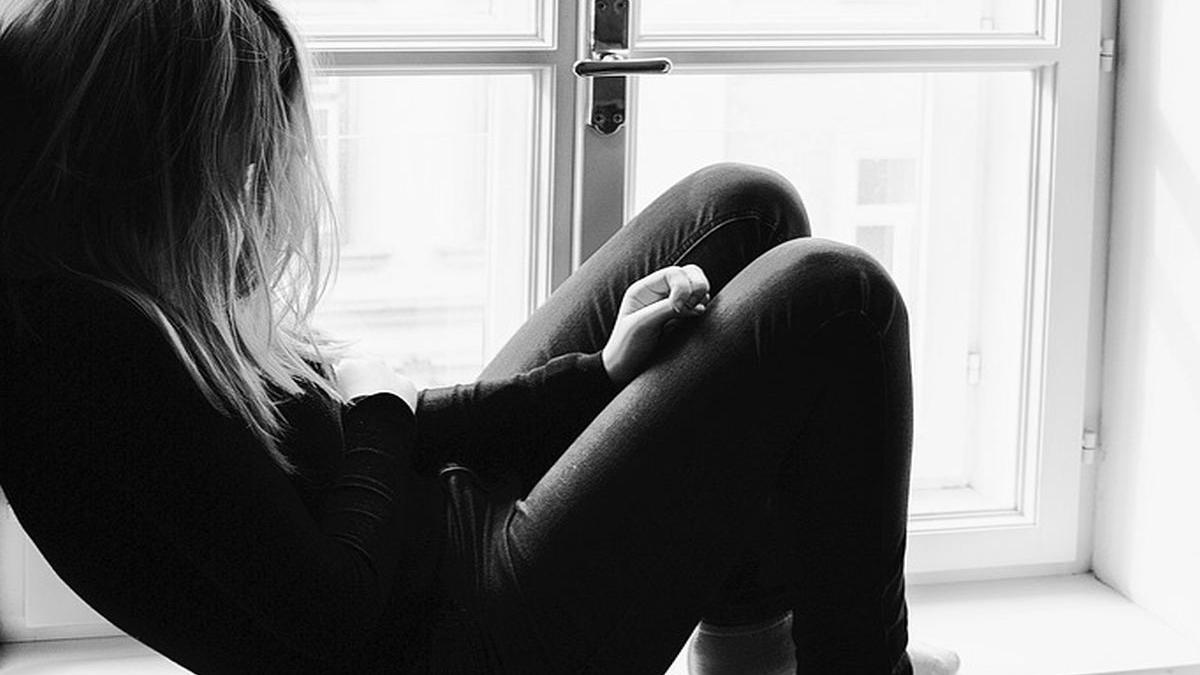 o eleva din suceava a fost batjocorita in cimitir de doi colegi dupa o petrecere