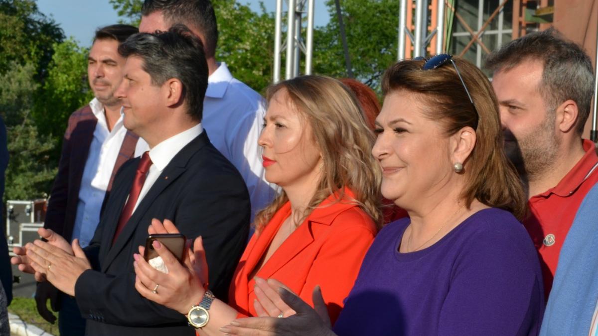 rovana plumb la mitingul psd de la targoviste vrem ca romania sa stea la masa deciziilor europene