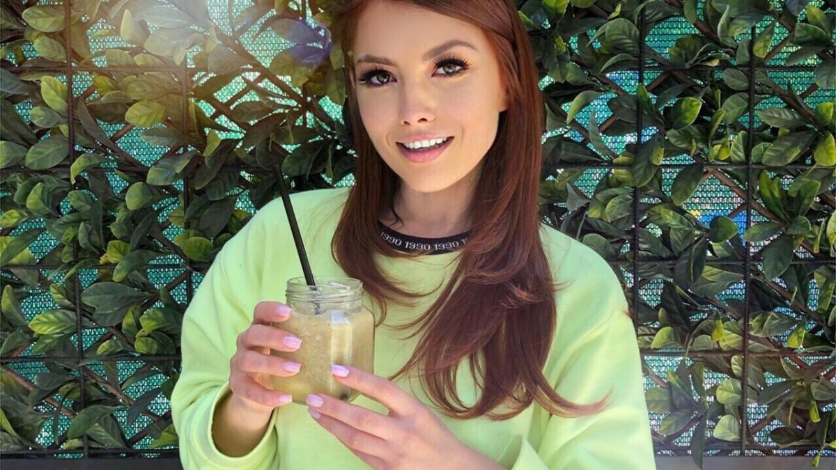 dieta la ce trucuri apeleaza elena gheorghe cu cateva zile inainte de concert