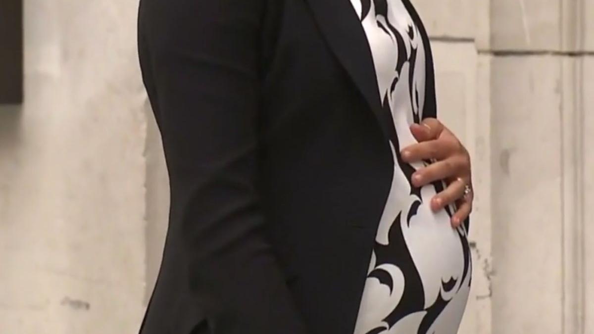 numai de bine celebritati gravide care va pot inspira vestimentar