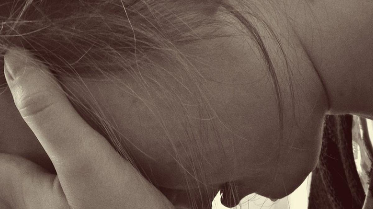 un barbat din piatra neamt si a batut sotia de mai multe ori ultima data femeia avea ordin de