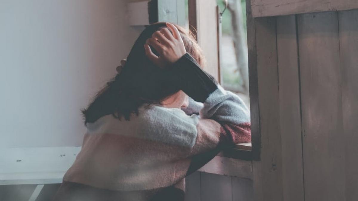 o tanara a primit la locul de munca o cutie cand a deschis o nu i a venit sa creada ce se afla in