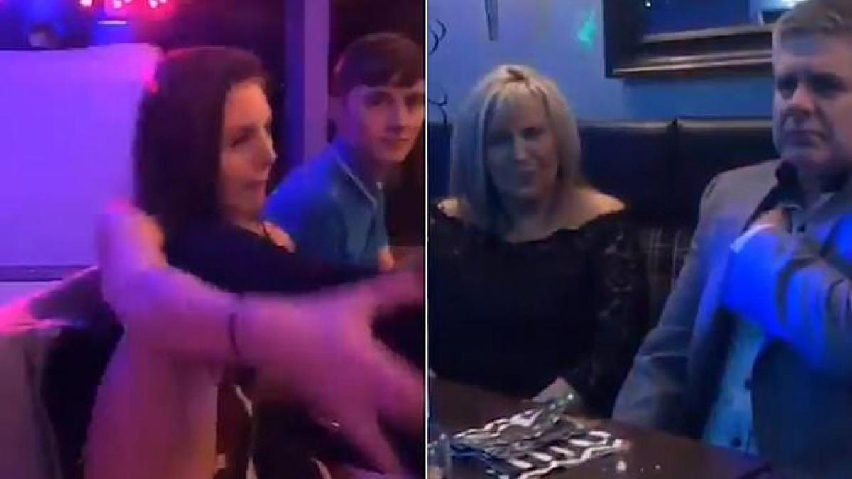 statea cu parintii la masa cand dintr o data a recurs la un gest uimitor tatal fetei a amutit iar