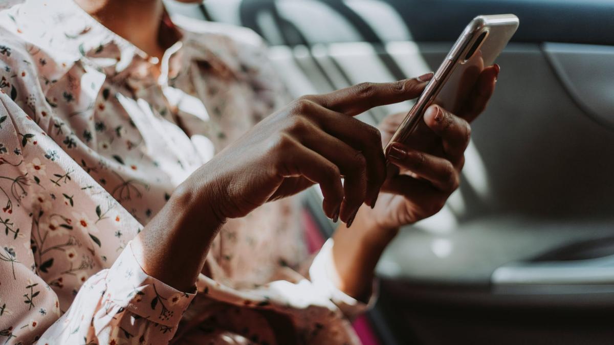 ancom lanseaza aplicatia apel 112 pentru utilizatorii de telefoane mobile