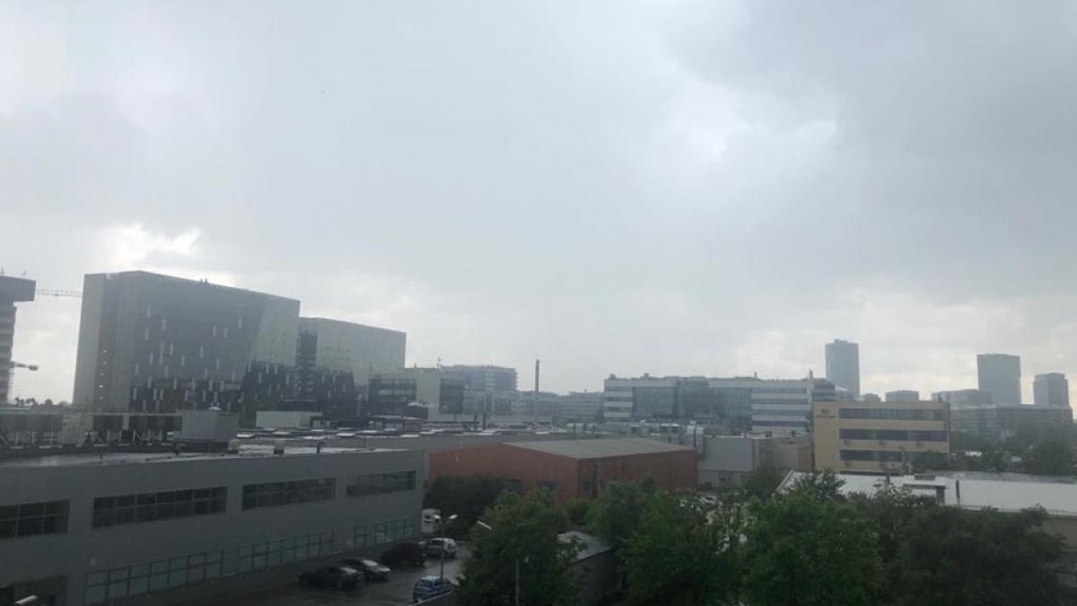 cod portocaliu de furtuna in bucuresti si in mai multe judete ale tarii cod galben in alte regiuni