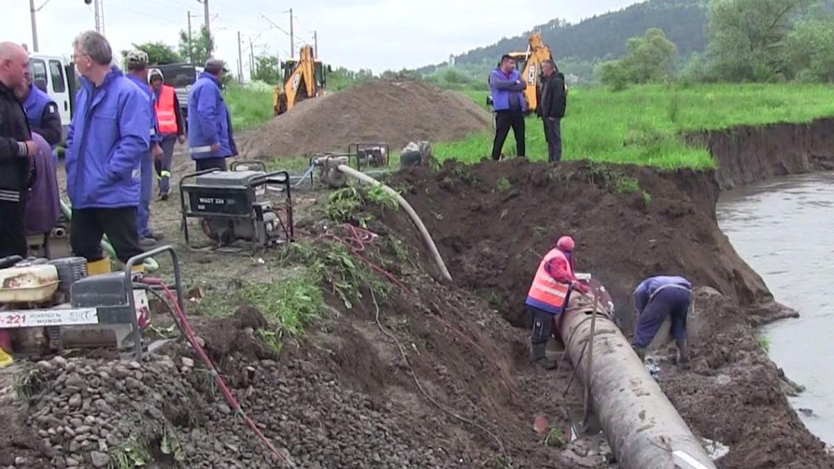 avarie de proportii in dej 50 000 de oameni au ramas fara apa