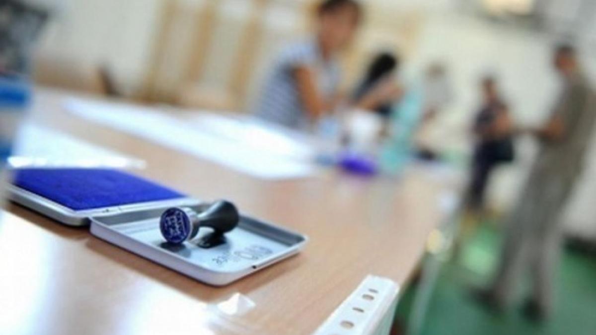 a intrat sa voteze si a vazut ceva chiar in mijlocul salii intrusul din sectia de votare i a lasat