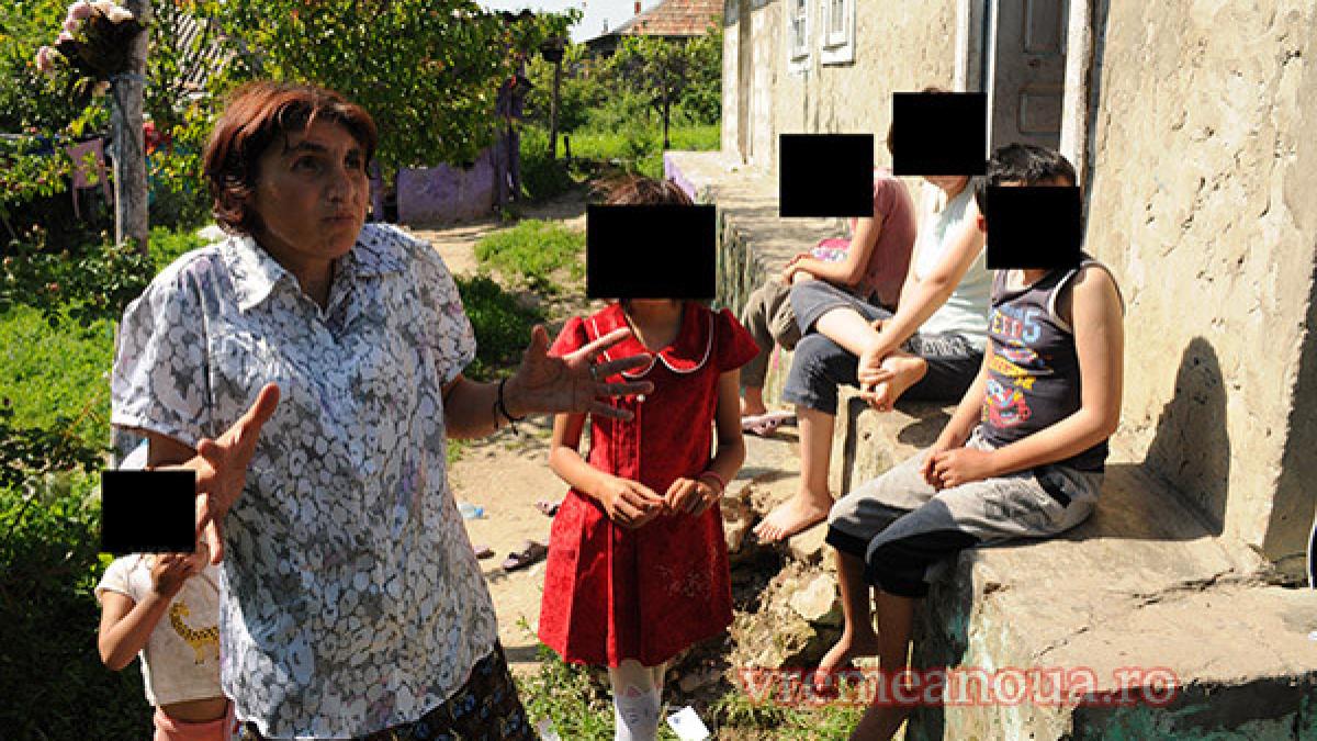 caz socant la fetesti dorel are 51 de ani si a fost prins in fapt cu pantalonii in vine in curte